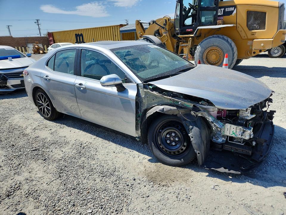 58474126 :رقم المزاد ، 4T1S31AK1MU546743 vin ، 2021 Toyota Camry مزاد بيع
