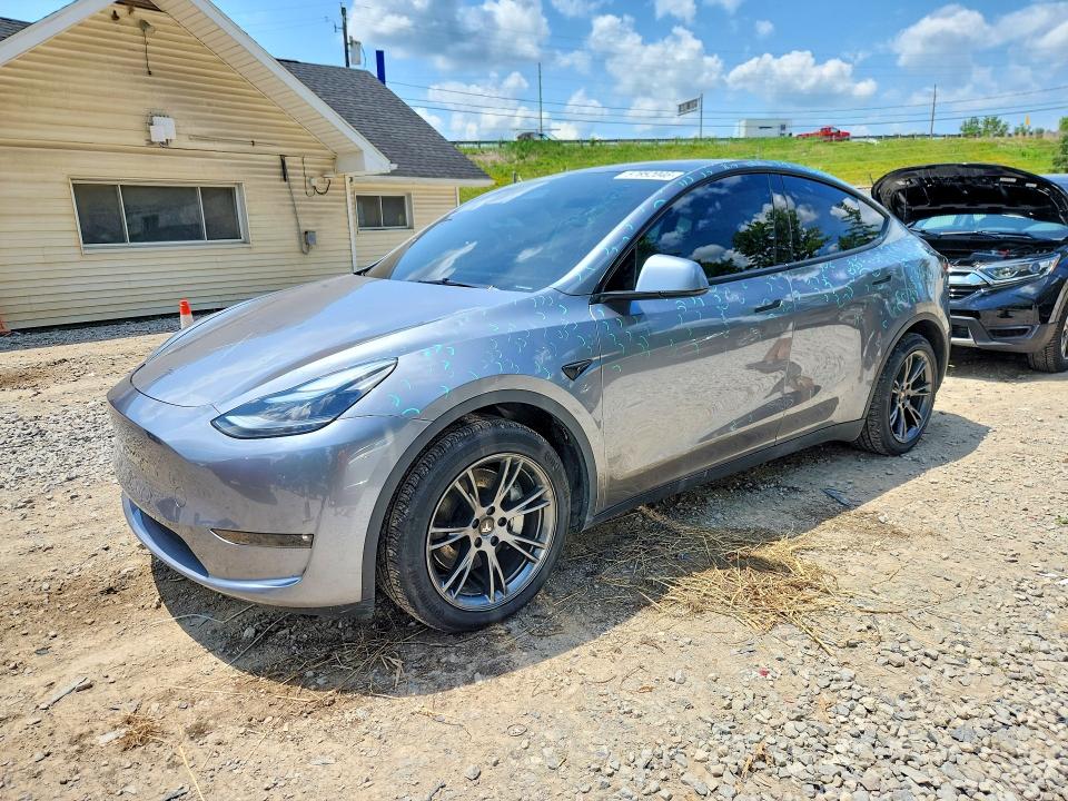 Auction sale of the 2024 Tesla Model Y, vin: 7SAYGAEE7RF209701, lot number: 57852046