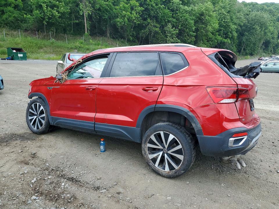 56972426 :رقم المزاد ، 3VVYX7B28NM054397 vin ، 2022 Volkswagen Taos مزاد بيع