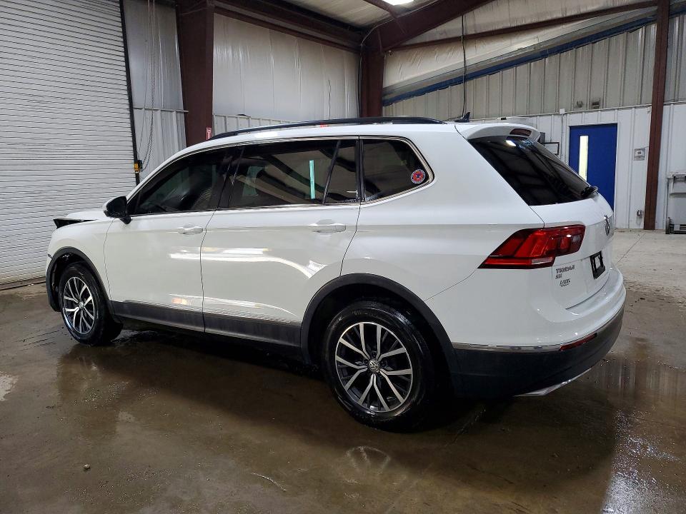 Продажа на аукционе авто 2018 Volkswagen Tiguan, vin: 3VV2B7AX4JM192675, номер лота: 57060906