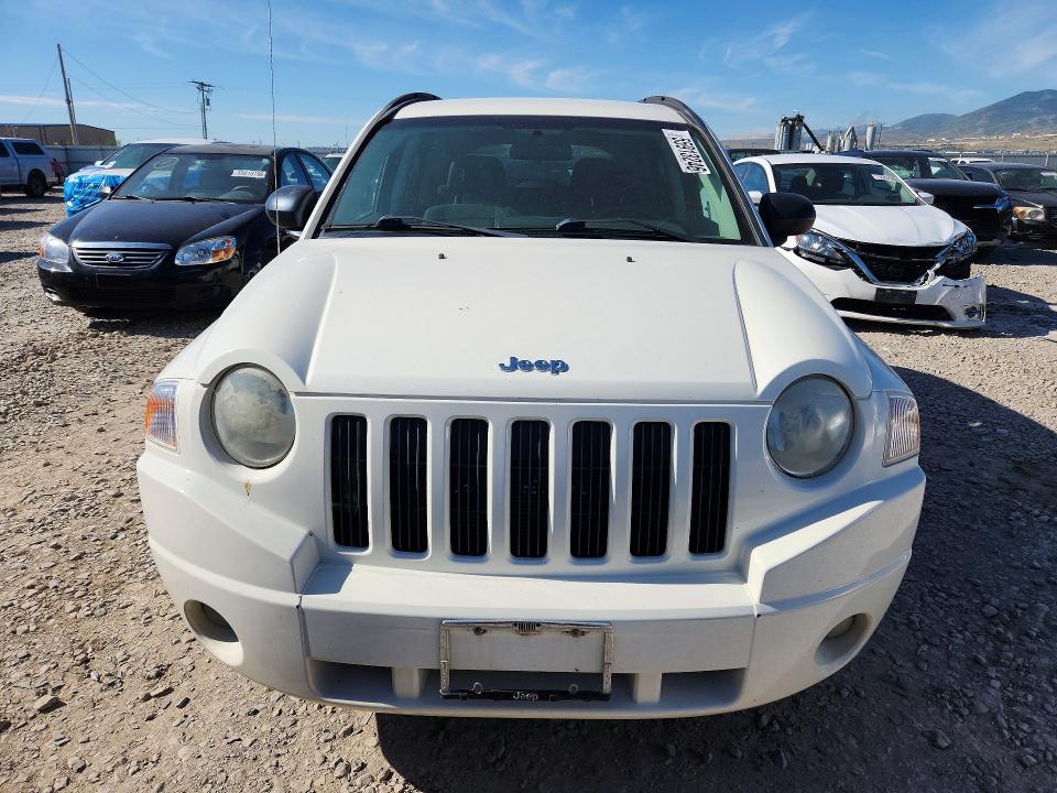 55913246 :رقم المزاد ، 1J8FF47W27D427993 vin ، 2007 Jeep Compass مزاد بيع