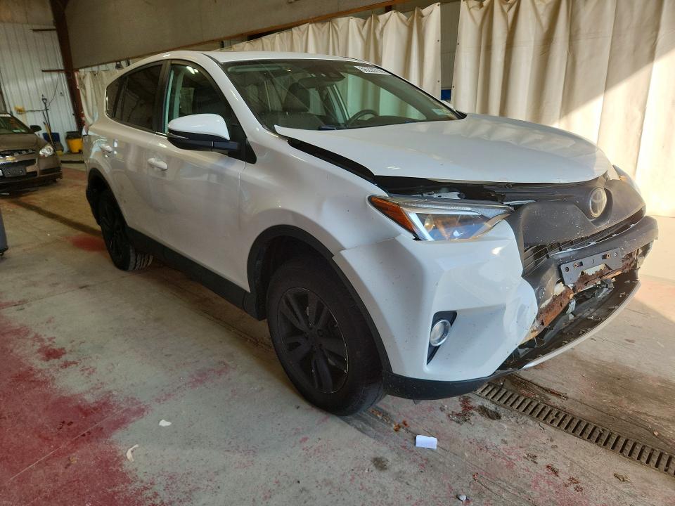 56220756 :رقم المزاد ، 2T3RFREV1JW815190 vin ، 2018 Toyota Rav4 مزاد بيع