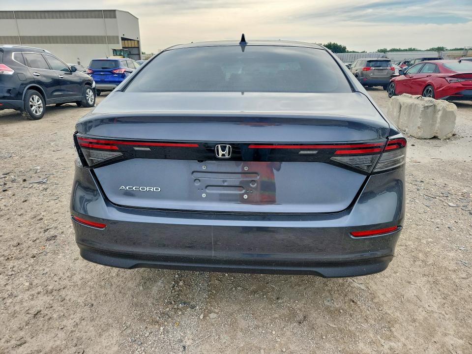 Продажа на аукционе авто 2023 Honda Accord, vin: 1HGCY1F38PA017308, номер лота: 55786126