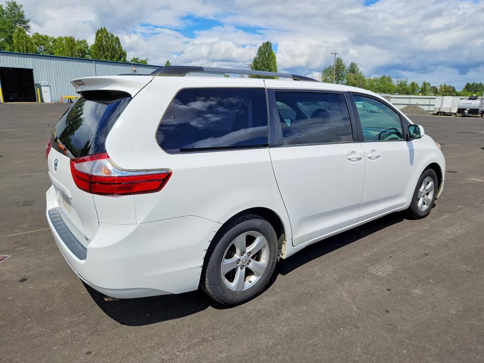 56646686 :رقم المزاد ، 5TDKK3DC3FS619545 vin ، 2015 Toyota Sienna مزاد بيع