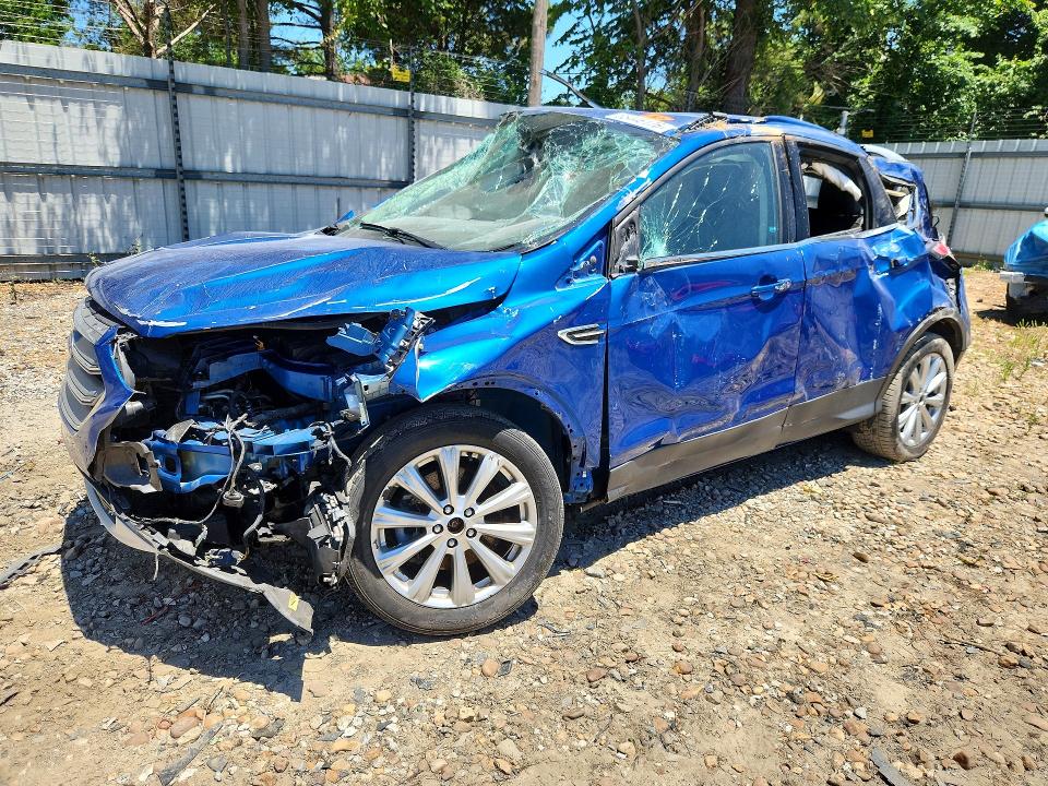 55446176 :رقم المزاد ، 1FMCU0J95HUD87322 vin ، 2017 Ford Escape مزاد بيع