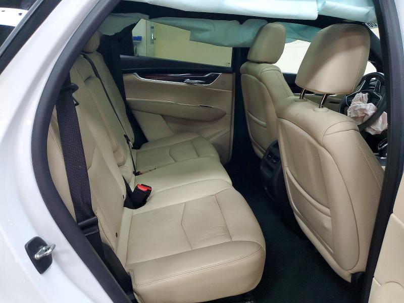 56458206 :رقم المزاد ، 1GYKNDRS5HZ324827 vin ، 2017 Cadillac Xt5 مزاد بيع