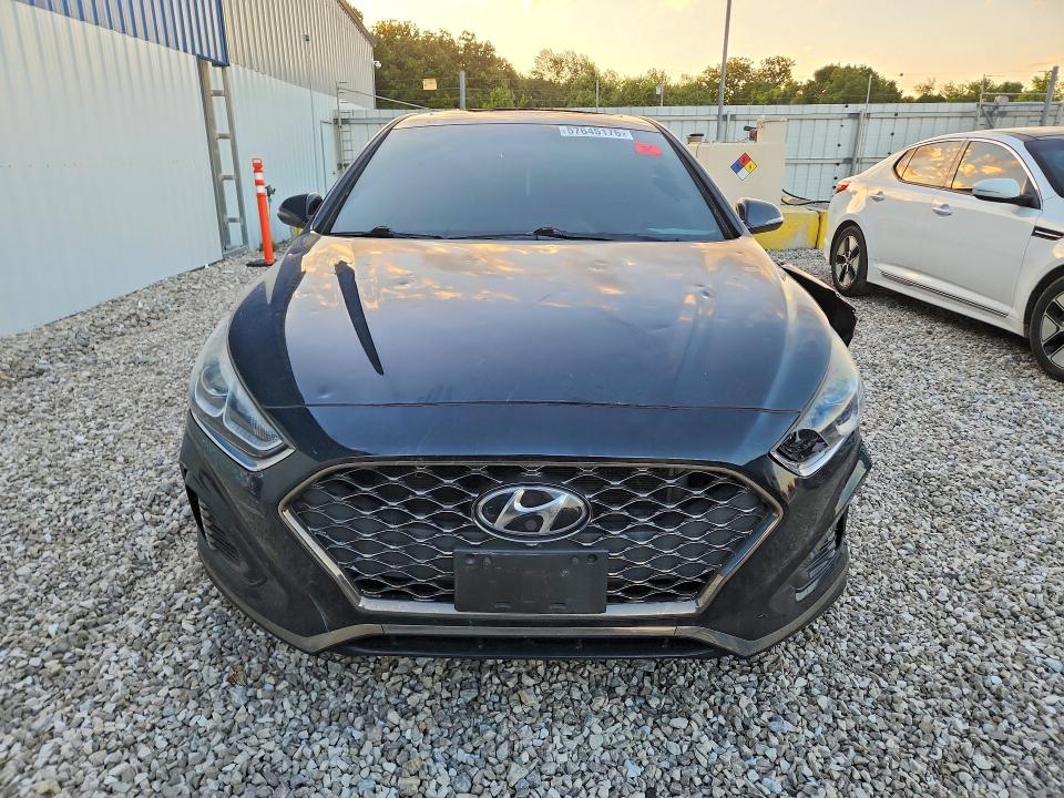 57645176 :رقم المزاد ، 5NPE34AF8JH692262 vin ، 2018 Hyundai Sonata مزاد بيع