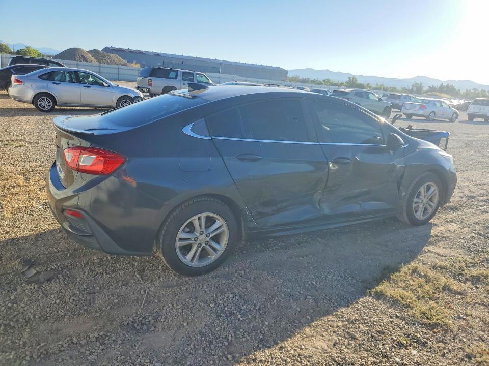 57199846 :رقم المزاد ، 1G1BE5SM1J7152328 vin ، 2018 Chevrolet Cruze مزاد بيع