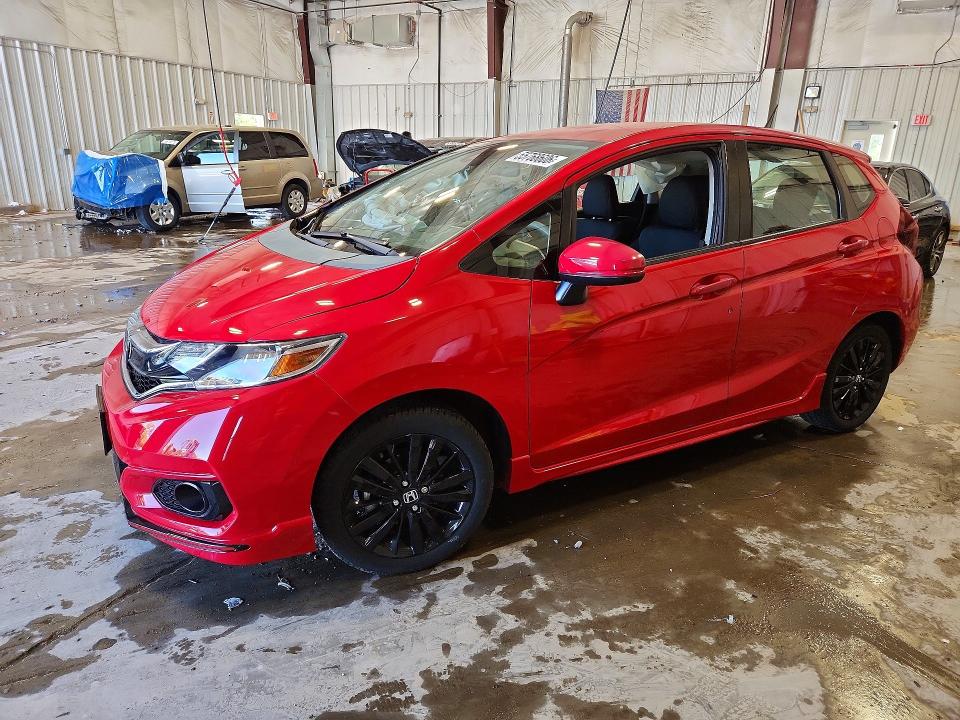 55768606 :رقم المزاد ، 3HGGK5H75JM715833 vin ، 2018 Honda Fit مزاد بيع