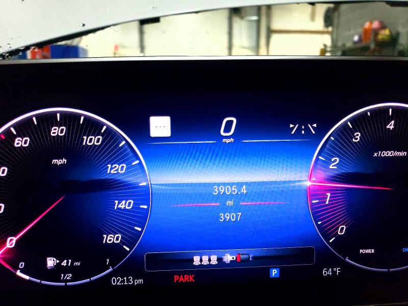 56256556 :رقم المزاد ، W1KAF4GB2RR217968 vin ، 2024 Mercedes-benz C مزاد بيع