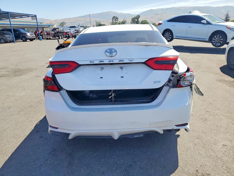 Продаж на аукціоні авто 2018 Toyota Camry, vin: 4T1B11HK9JU585166, номер лоту: 55766936