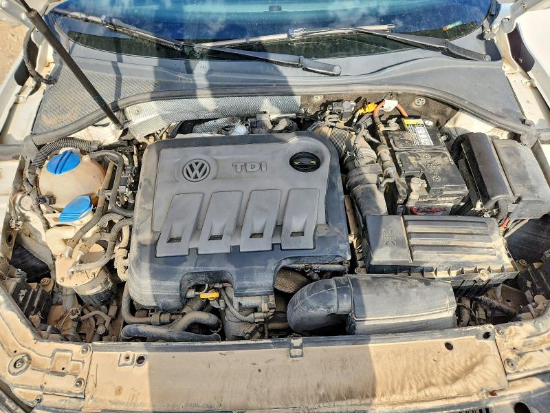 56135076 :رقم المزاد ، 1VWCN7A33EC113301 vin ، 2014 Volkswagen Passat مزاد بيع