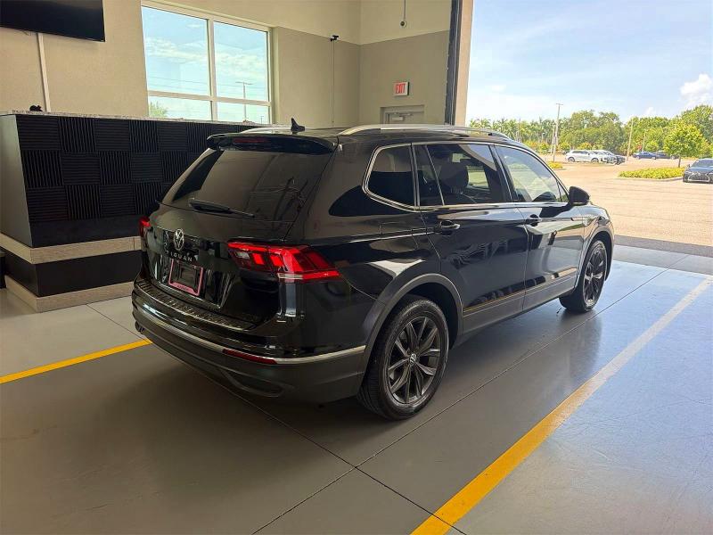 2022 Volkswagen Tiguan მანქანა იყიდება აუქციონზე, vin: 3VV3B7AX7NM110142, აუქციონის ნომერი: 55907416