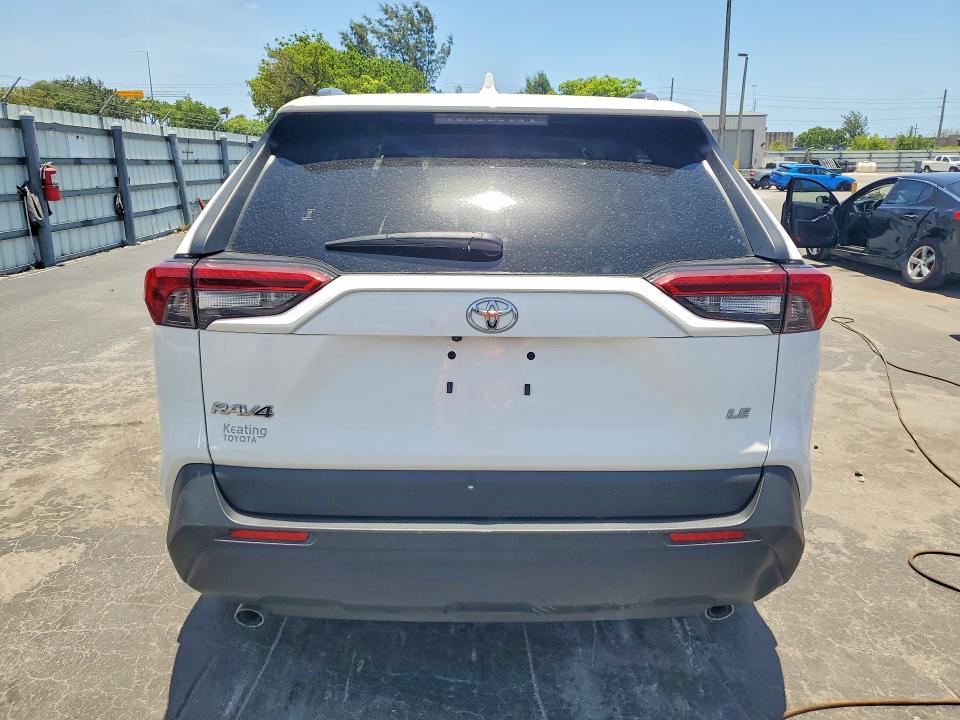 57932326 :رقم المزاد ، JTMH1RFV1MD071925 vin ، 2021 Toyota Rav4 مزاد بيع