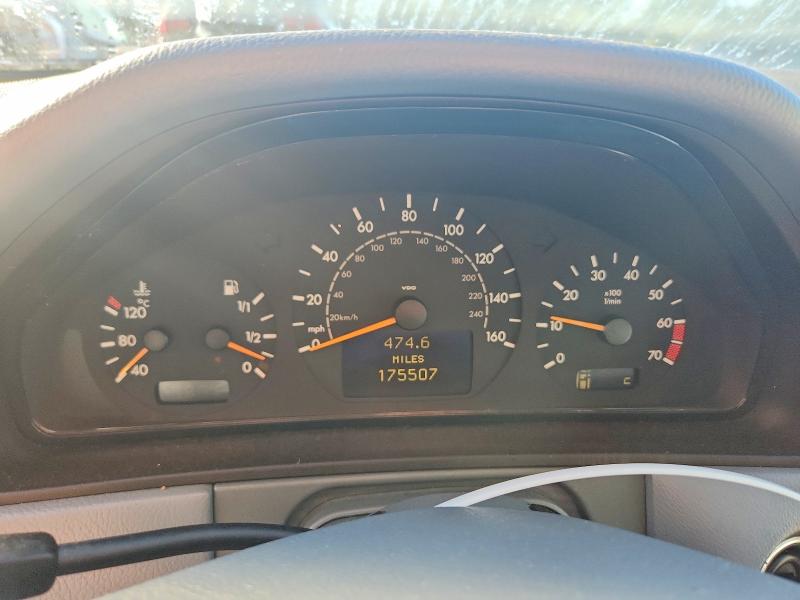 57197606 :رقم المزاد ، WDBJF82J61X054336 vin ، 2001 Mercedes-benz E مزاد بيع