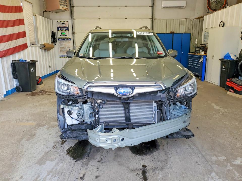 56526516 :رقم المزاد ، JF2SKAUC5LH503740 vin ، 2020 Subaru Forester مزاد بيع