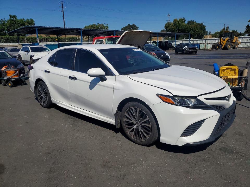 Продаж на аукціоні авто 2018 Toyota Camry, vin: 4T1B11HK9JU585166, номер лоту: 55766936