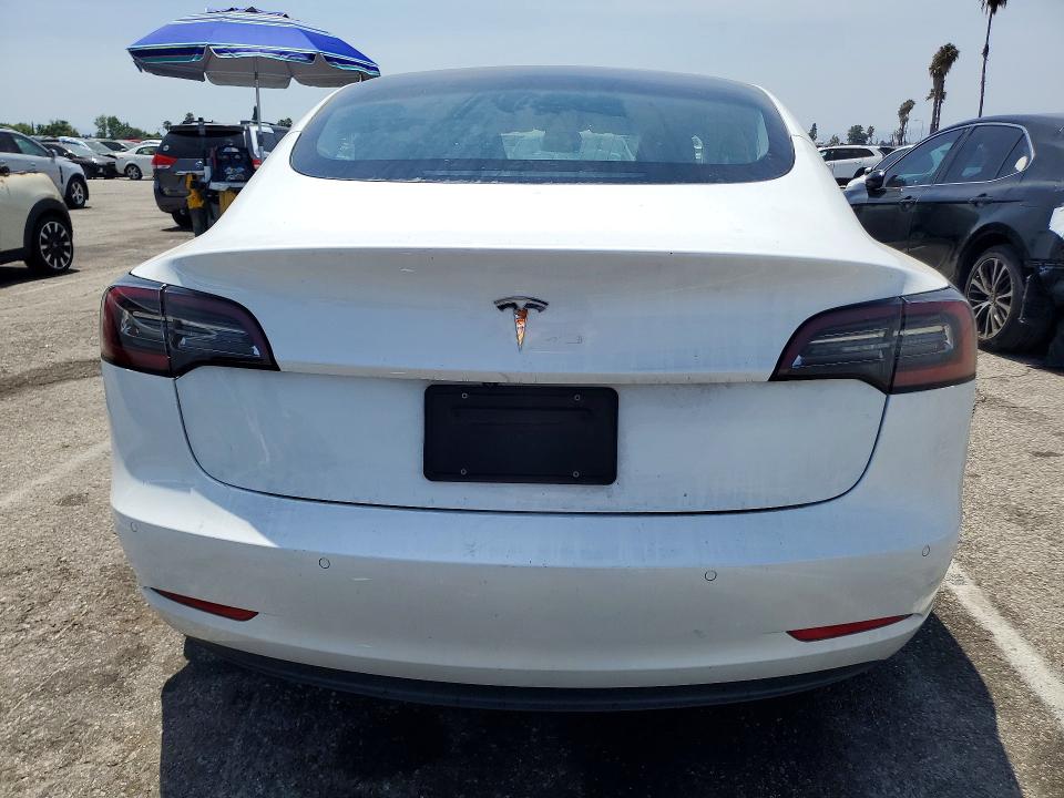 56488756 :رقم المزاد ، 5YJ3E1EA2MF068975 vin ، 2021 Tesla Model 3 مزاد بيع