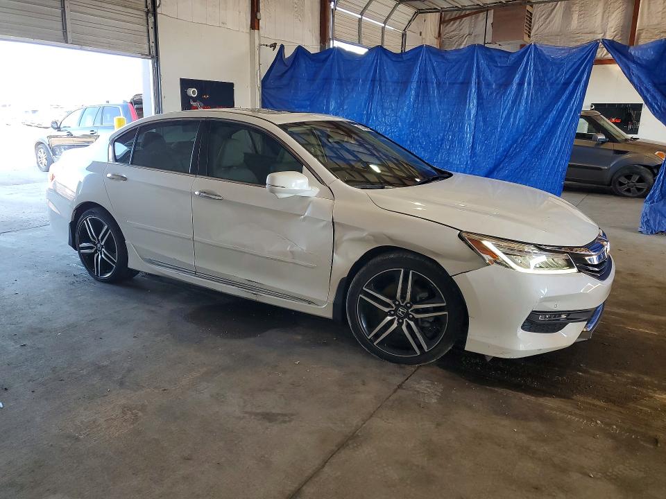 2017 Honda Accord მანქანა იყიდება აუქციონზე, vin: 1HGCR3F99HA002461, აუქციონის ნომერი: 57466696