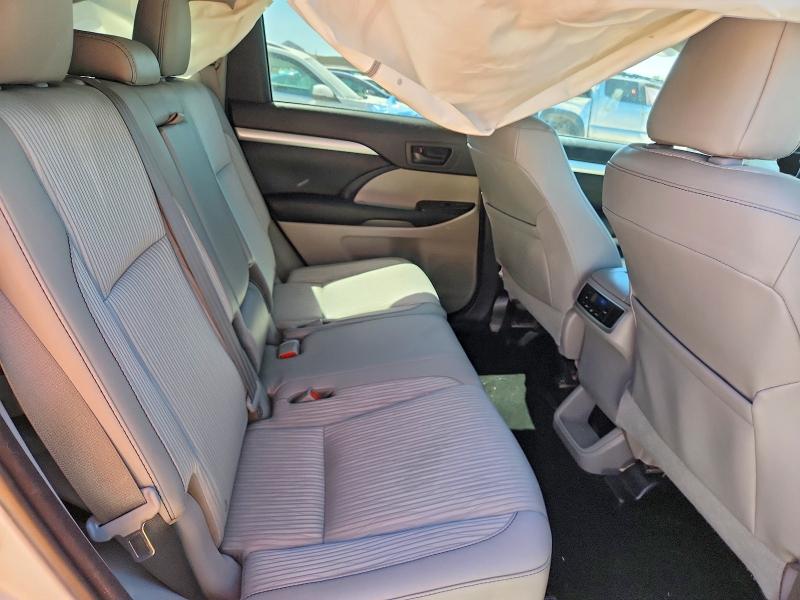 56531416 :رقم المزاد ، 5TDZKRFH9GS177527 vin ، 2016 Toyota Highlander مزاد بيع