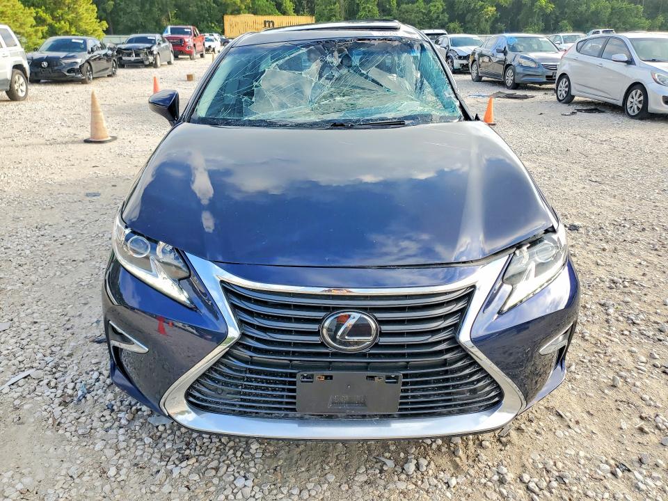 58201316 :رقم المزاد ، 58ABK1GG6JU081662 vin ، 2018 Lexus Es مزاد بيع