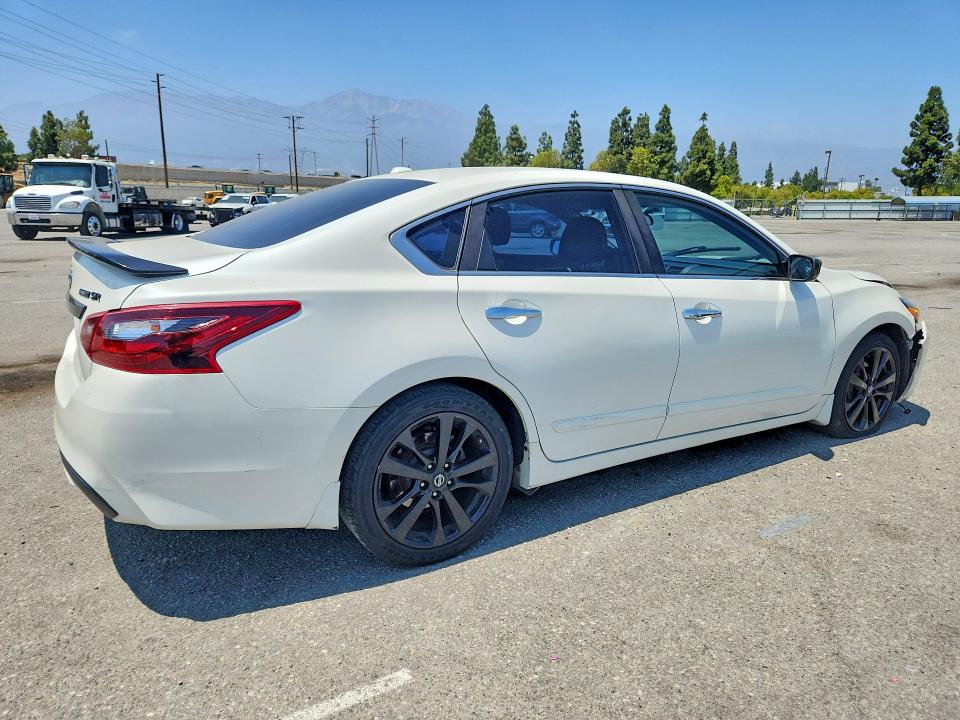 57755236 :رقم المزاد ، 1N4AL3AP7JC479998 vin ، 2018 Nissan Altima مزاد بيع