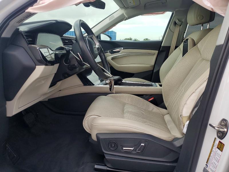 55783386 :رقم المزاد ، WA1VAAGE9MB014672 vin ، 2021 Audi E-tron مزاد بيع