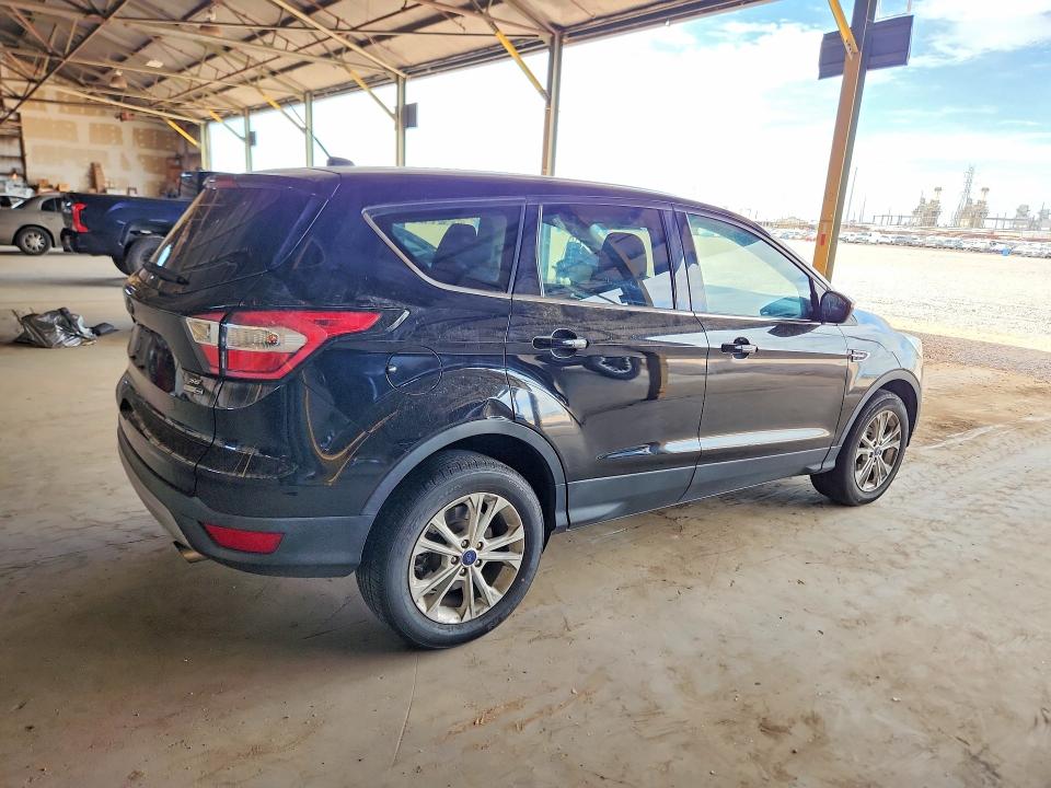 57608126 :رقم المزاد ، 1FMCU9GD5HUB80834 vin ، 2017 Ford Escape مزاد بيع