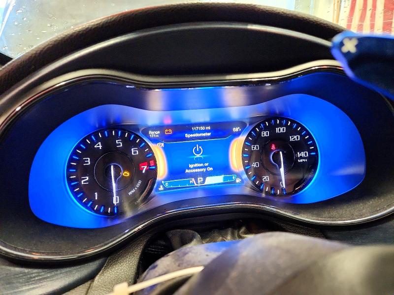 55838626 :رقم المزاد ، 1C3CCCBG6FN605138 vin ، 2015 Chrysler 200 مزاد بيع