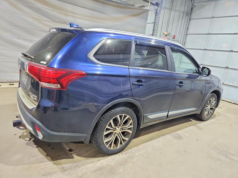 58541996 :رقم المزاد ، JA4AZ3A30JZ010894 vin ، 2018 Mitsubishi Outlander مزاد بيع