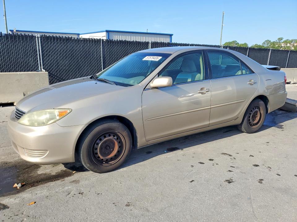 57579406 :رقم المزاد ، 4T1BE32KX5U435274 vin ، 2005 Toyota Camry مزاد بيع