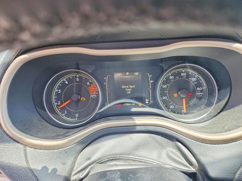 58049896 :رقم المزاد ، 1C4PJLCB0GW237928 vin ، 2016 Jeep Cherokee مزاد بيع
