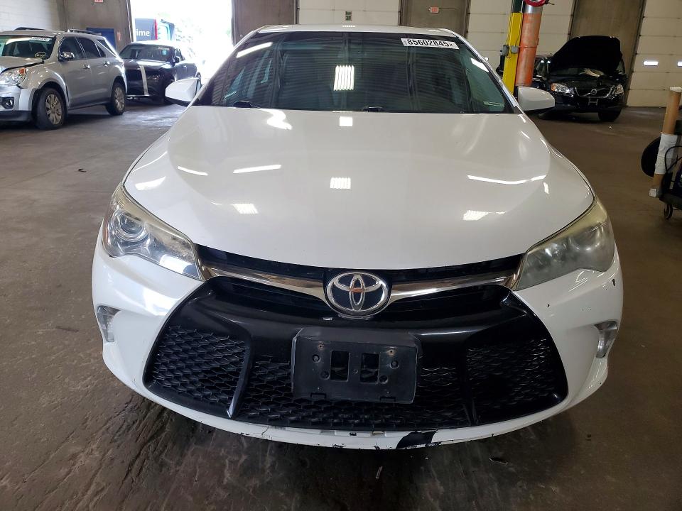 85602845 :رقم المزاد ، 4T1BF1FK5GU130425 vin ، 2016 Toyota Camry مزاد بيع