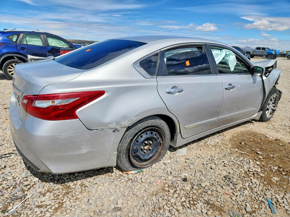 Продаж на аукціоні авто 2018 Nissan Altima, vin: 1N4AL3AP8JC262413, номер лоту: 58398816