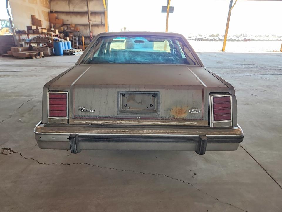 1985 Ford Ltd მანქანა იყიდება აუქციონზე, vin: 1FABP43F8FZ126273, აუქციონის ნომერი: 56192346