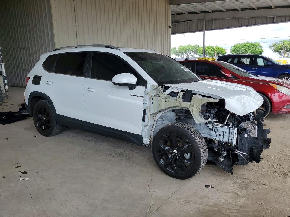 2022 Volkswagen Taos მანქანა იყიდება აუქციონზე, vin: 3VVTX7B2XNM057702, აუქციონის ნომერი: 56669056