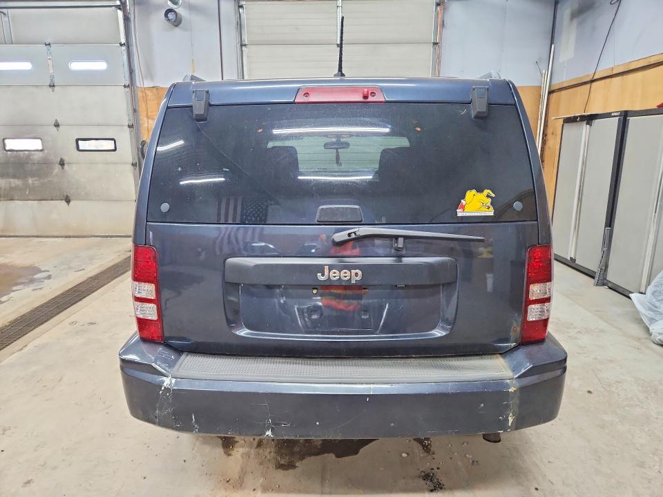 55732526 :رقم المزاد ، 1J8GN28K58W256699 vin ، 2008 Jeep Liberty مزاد بيع