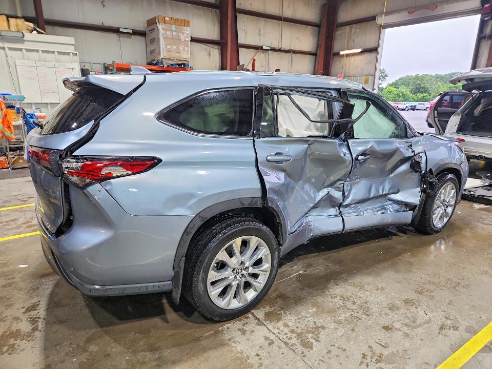 2022 Toyota Highlander მანქანა იყიდება აუქციონზე, vin: 5TDDZRBH9NS213046, აუქციონის ნომერი: 56506376