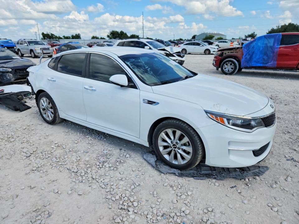 2018 Kia Optima მანქანა იყიდება აუქციონზე, vin: 5XXGT4L3XJG274518, აუქციონის ნომერი: 57016816