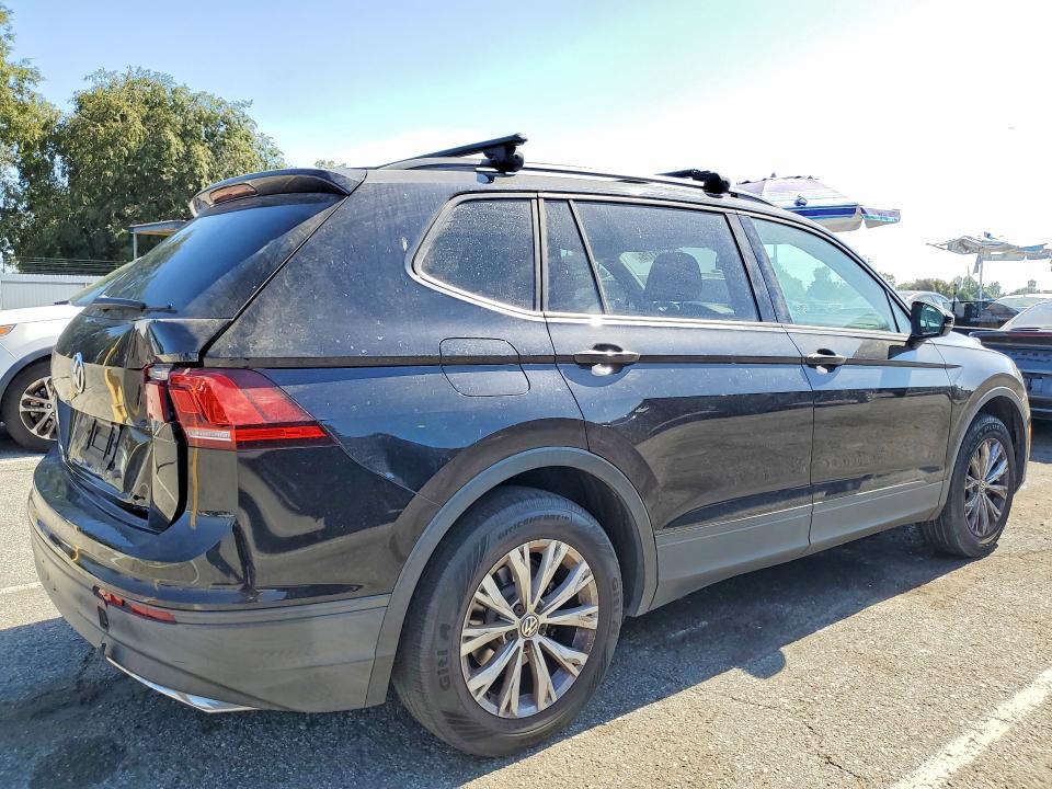 Продажа на аукционе авто 2019 Volkswagen Tiguan, vin: 3VV1B7AX6KM062636, номер лота: 55798126