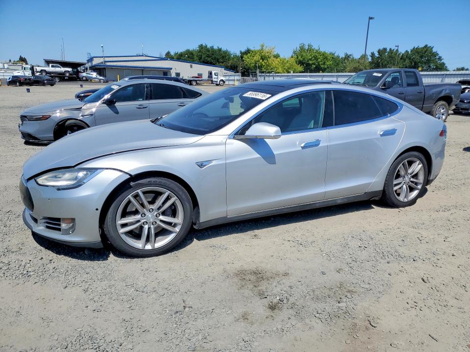 Продаж на аукціоні авто 2015 Tesla Model S, vin: 5YJSA1E22FF120253, номер лоту: 56996116