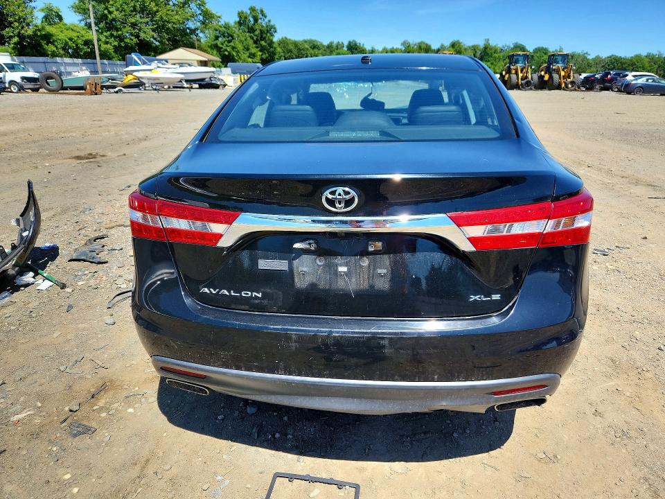 57664206 :رقم المزاد ، 4T1BK1EB2FU152765 vin ، 2015 Toyota Avalon مزاد بيع