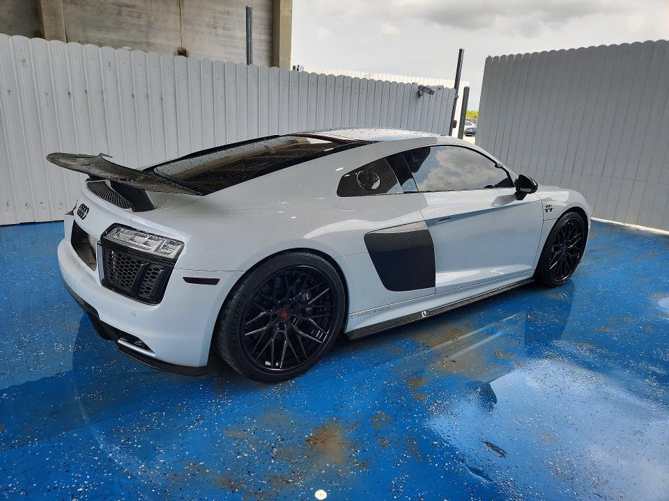 57210836 :رقم المزاد ، WUAKBAFXXH7903954 vin ، 2017 Audi R8 مزاد بيع