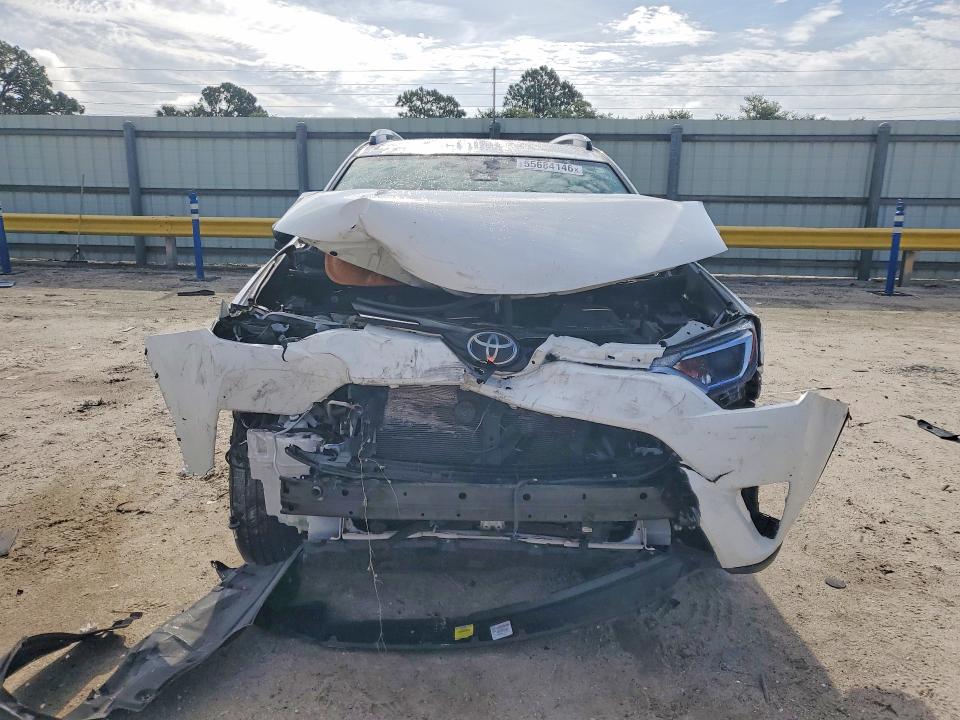 Продаж на аукціоні авто 2018 Toyota Rav4, vin: JTMZFREV7JD109970, номер лоту: 55684146