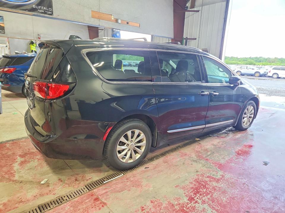 Продаж на аукціоні авто 2018 Chrysler Pacifica, vin: 2C4RC1BG9JR114424, номер лоту: 57719046