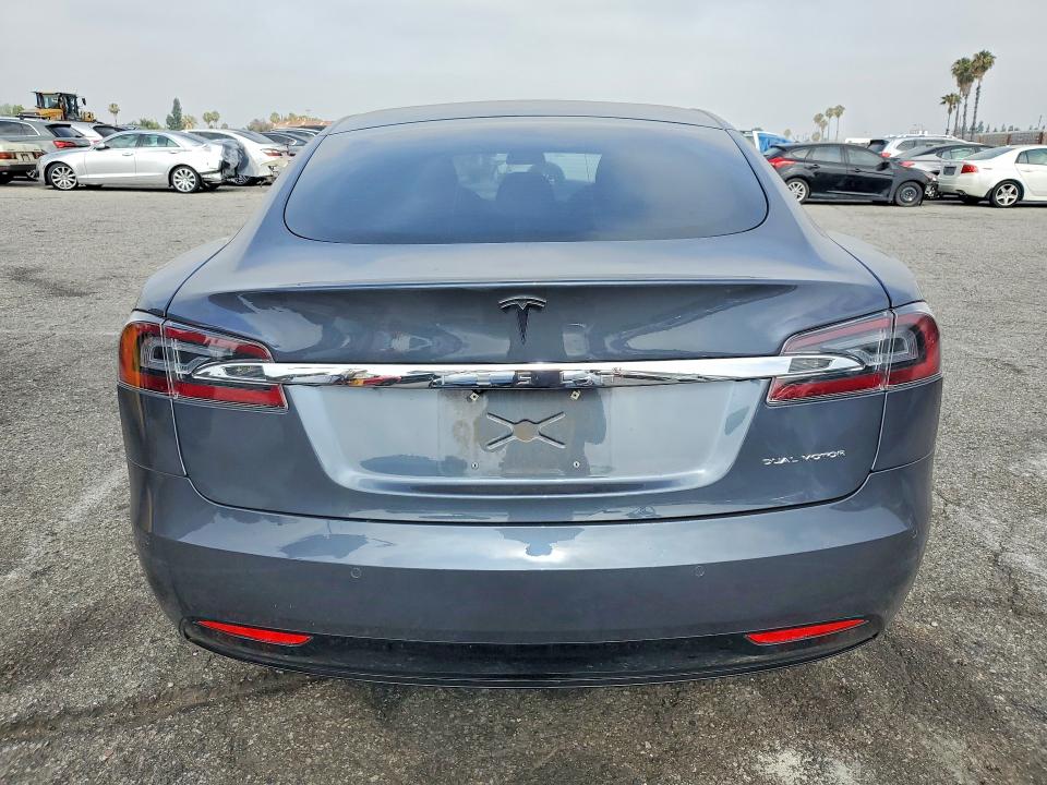 56134286 :رقم المزاد ، 5YJSA1E24LF361632 vin ، 2020 Tesla Model S مزاد بيع