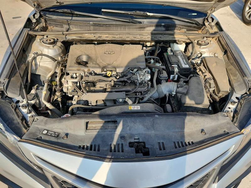 56739186 :رقم المزاد ، 4T1G11AK5MU452988 vin ، 2021 Toyota Camry مزاد بيع