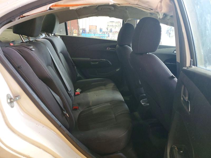 57166926 :رقم المزاد ، 1G1JD5SH1J4117825 vin ، 2018 Chevrolet Sonic مزاد بيع