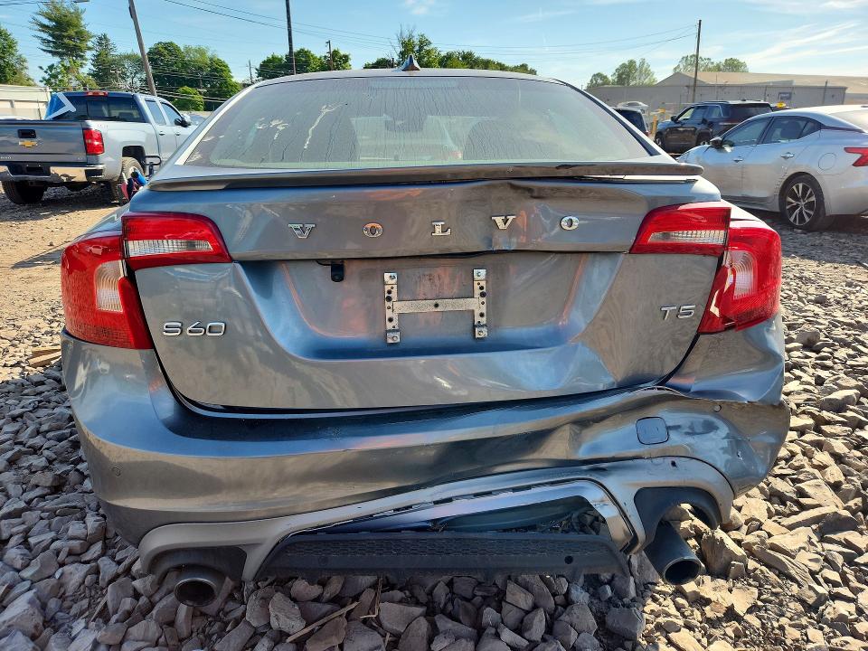 2016 Volvo S60 მანქანა იყიდება აუქციონზე, vin: YV126MFP7G2396889, აუქციონის ნომერი: 55330116
