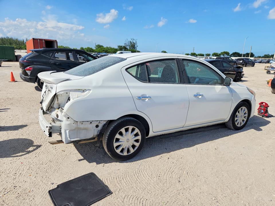 56839016 :رقم المزاد ، 3N1CN7AP1FL889327 vin ، 2015 Nissan Versa مزاد بيع